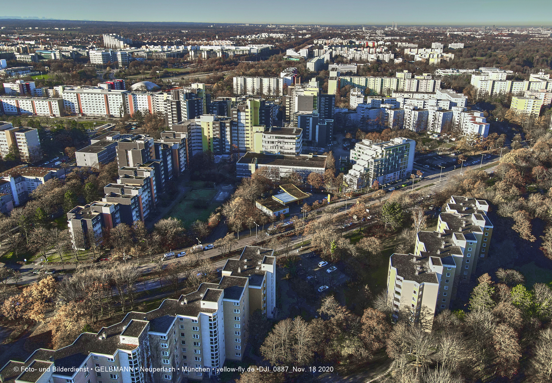 18.11.2020 - Marx-Zentrum und Wohnanalge Karl-Marx-Ring 52-62 in Neuperlach